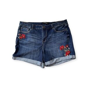 Stitch Star Mid-Rise Floral Embroidered Blue Denim Distressed Shorts Size 16